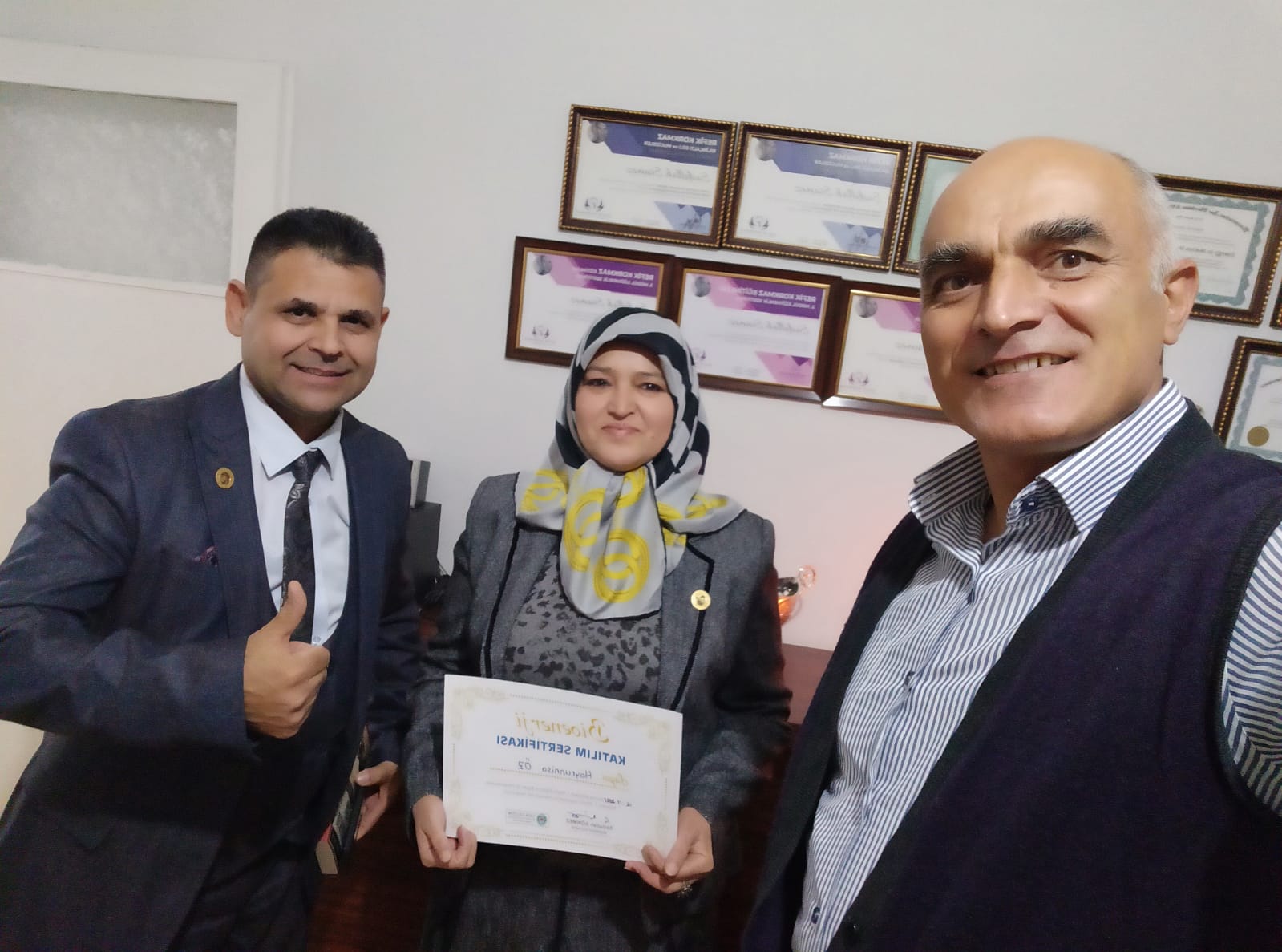 Onnowell A.Ş Kurucu üst liderlerinden Muharrem Arpaç bey ve Hayrünnisa hanımın SAFA GELİŞİM AKADEMİ DANIŞMANLIK Firmasının kurucu ve yöneticisi E. Hv.Alb. Sadullah SÖNMEZ'i ziyaret etmişlerdir.